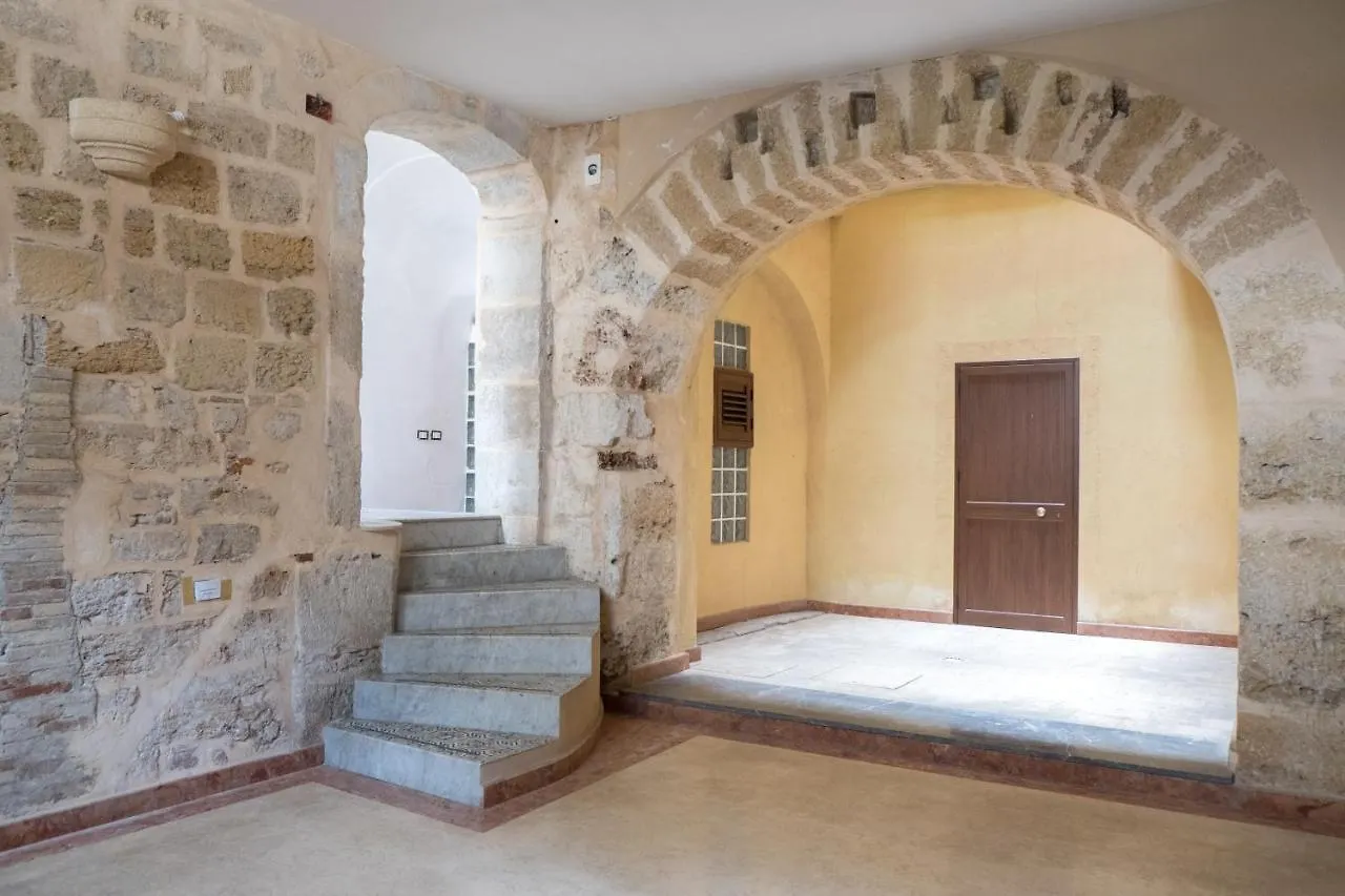 Charming House In The Historic Center Of Palermo Apartment Italy